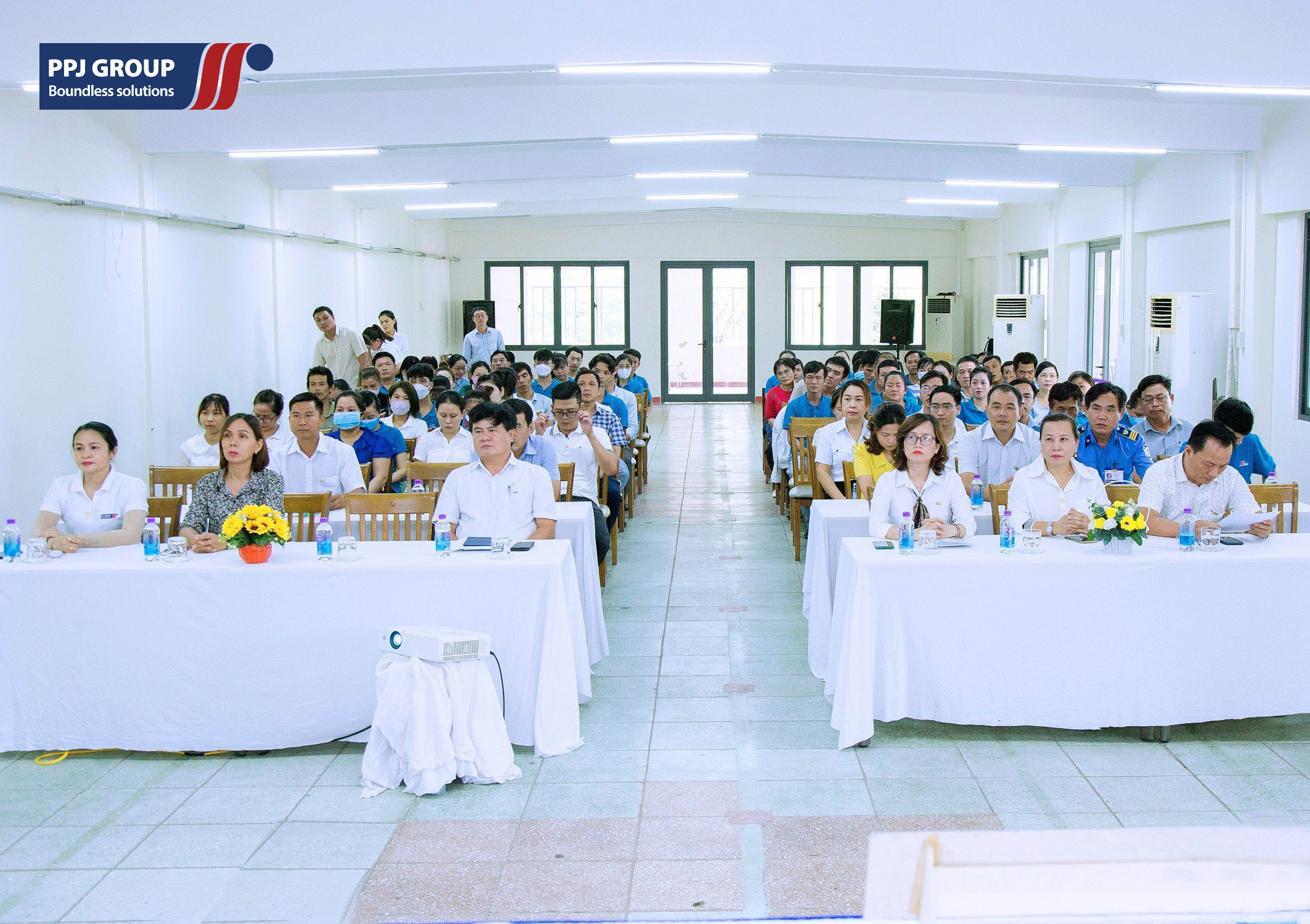 HỘI NGHỊ NGƯỜI LAO ĐỘNG NĂM 2023 CÔNG TY CP DỆT MAY NHA TRANG | Tập ...