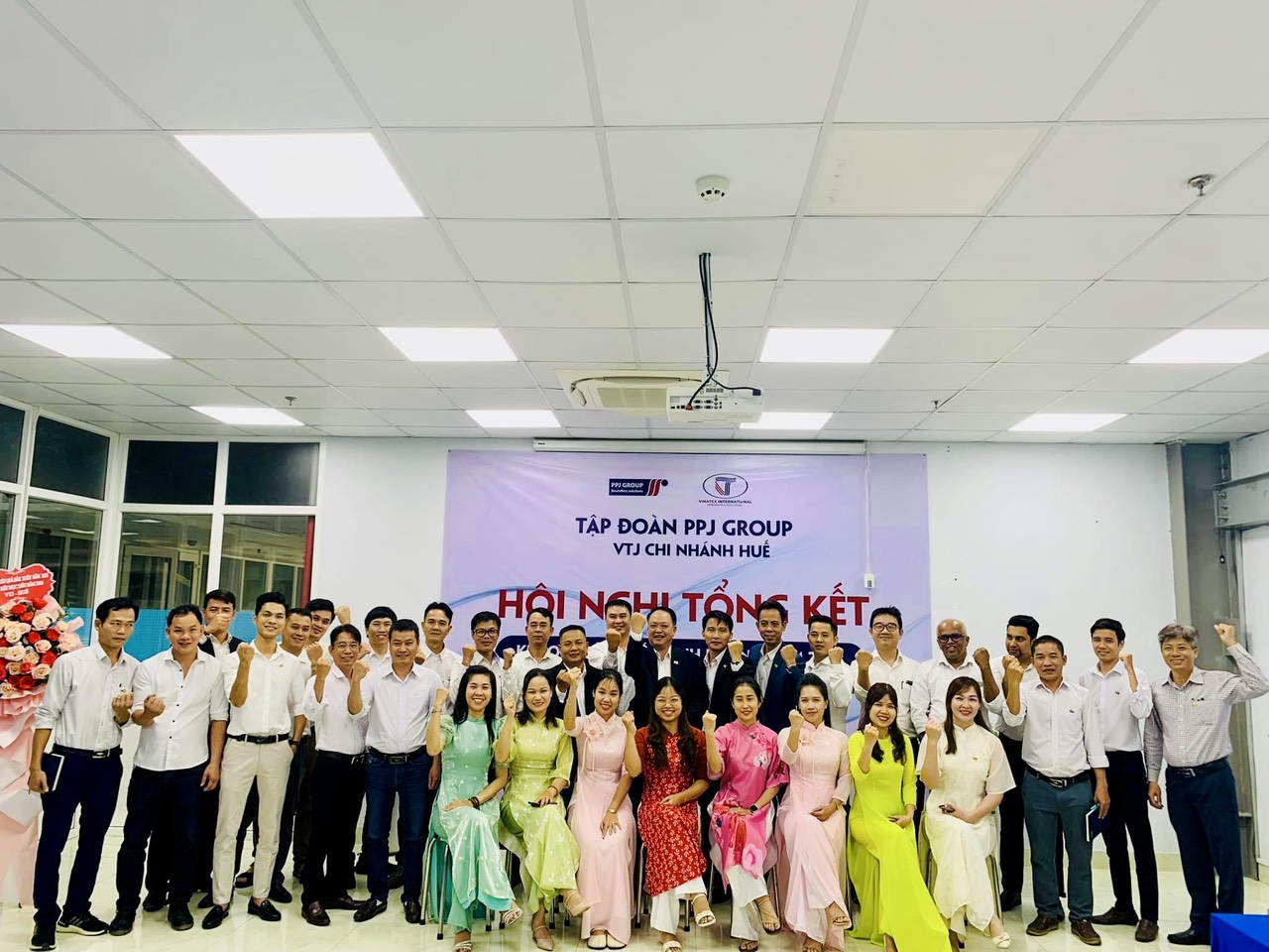 HỘI NGHỊ TỔNG KẾT “KẾT QUẢ SẢN XUẤT KINH DOANH NĂM 2023 & KÝ KẾT BÀN ...